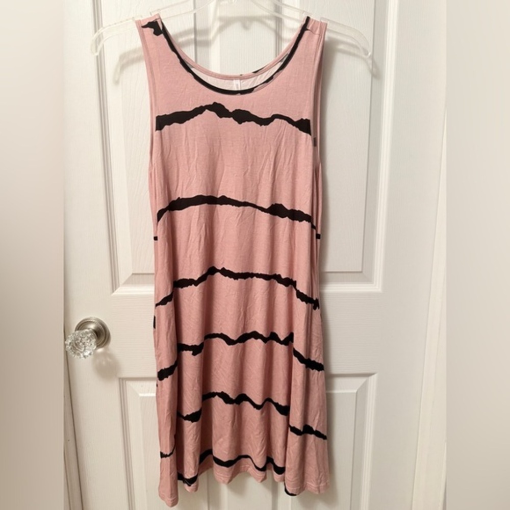 Bishuige Women’s Knee Length Dress with Pockets Sz M.  Super Soft!   EUC AD